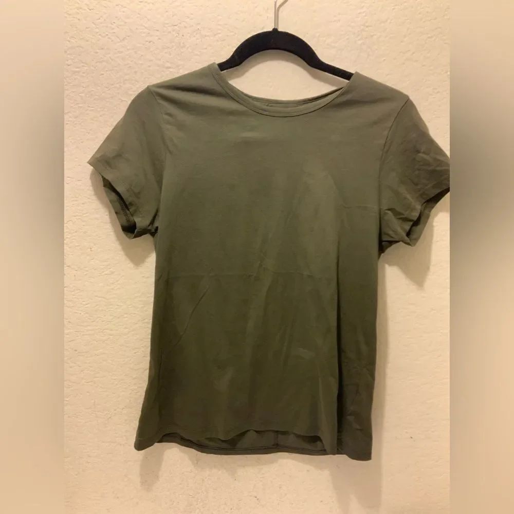 Richer Poorer Everyday Tee Short Sleeve Women's Size L green